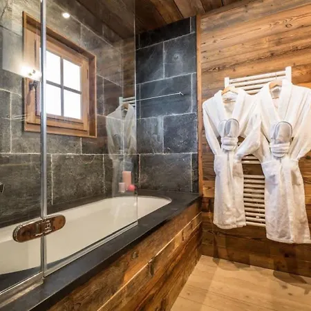 L'ourson, Avec Jacuzzi, Sauna, Services Hoteliers בקתה *